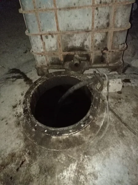 Bakının Xəzər rayonunda neft oğruları peyda olub