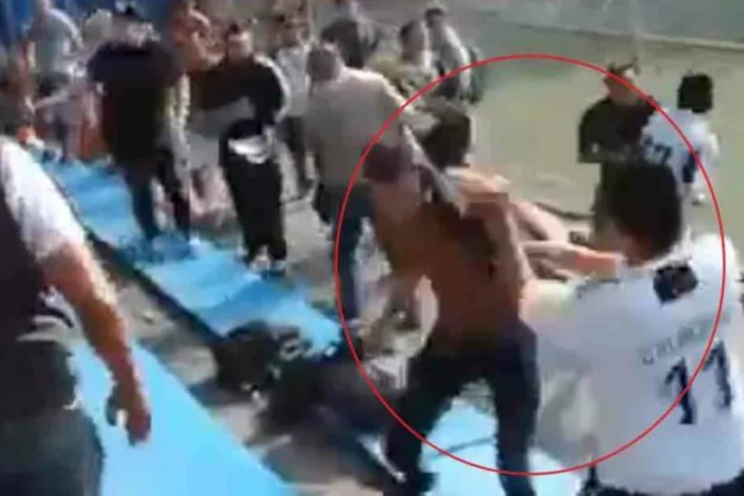 Meksikada uşaq komandaları arasındakı oyun zamanı valideynlər arasında dava düşüb - VİDEO