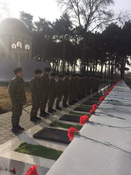 Azərbaycan Ordusunda 20 Yanvar şəhidlərinin xatirəsi anılıb - FOTO