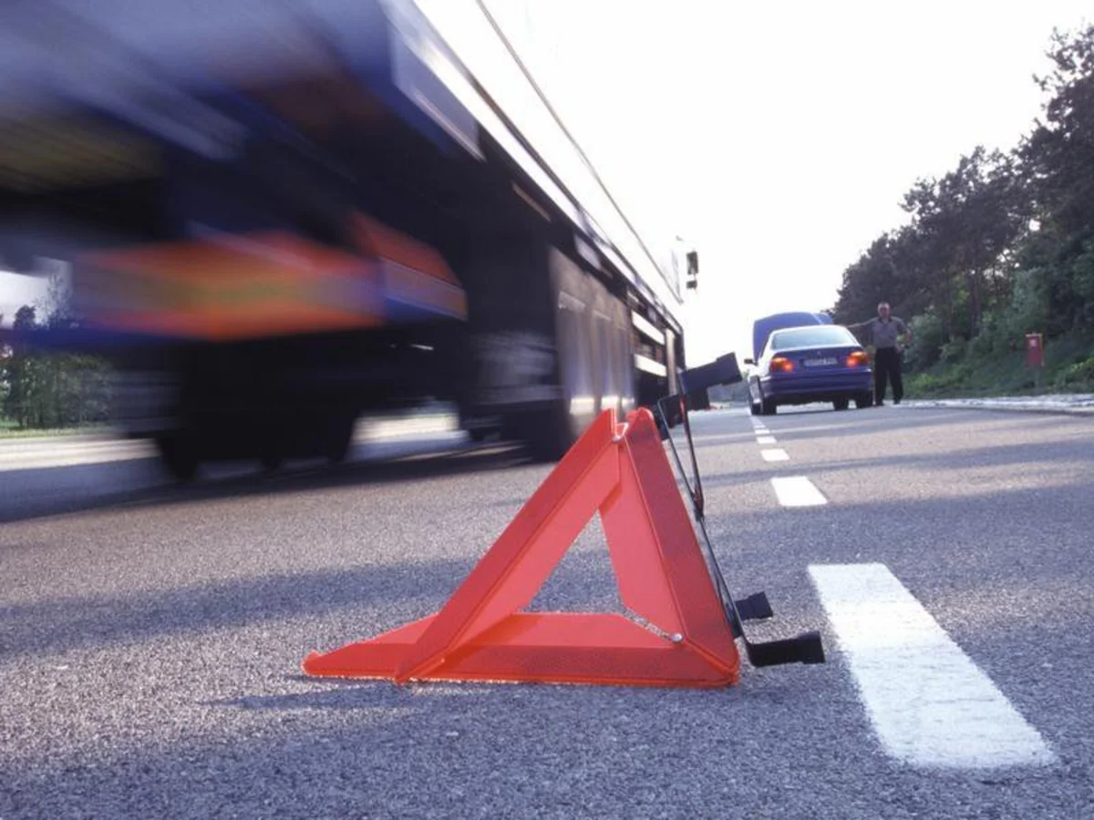 Şəkidə yük avtomobilləri toqquşub, yaralı var