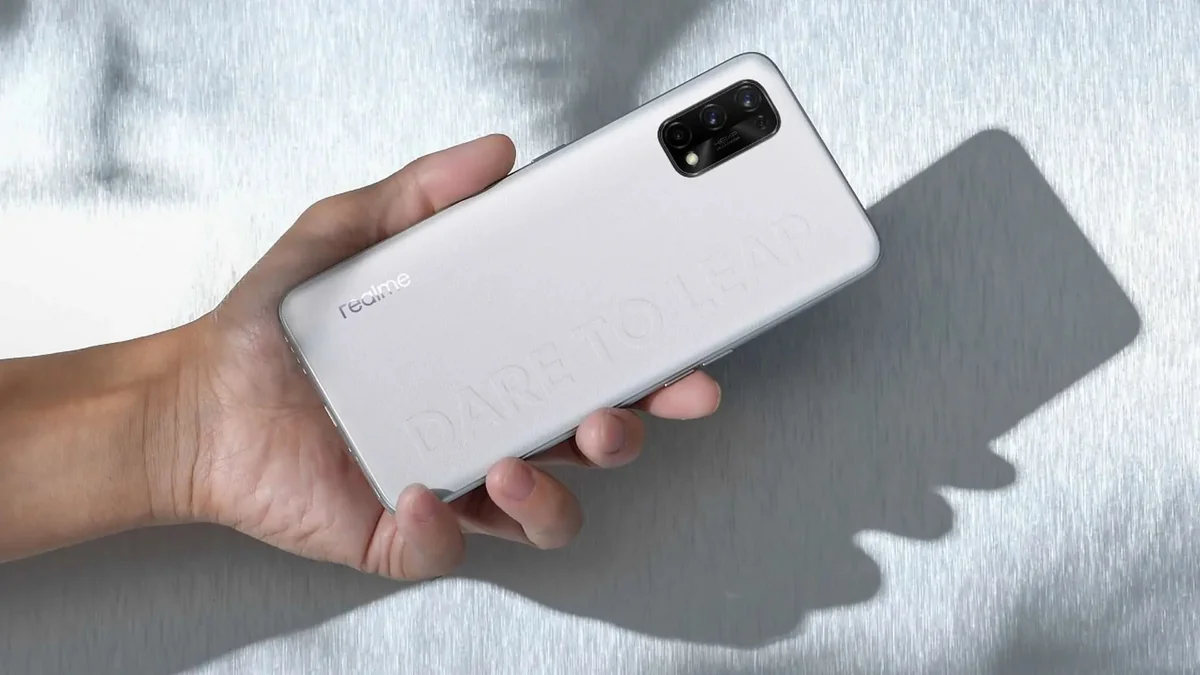 “Realme” ucuz smartfonlarını təqdim edib