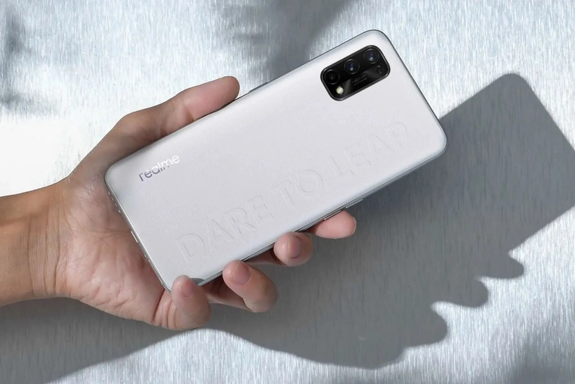 “Realme” ucuz smartfonlarını təqdim edib