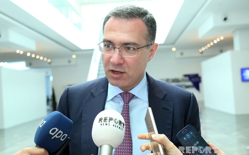 Şahmar Mövsümov: “Dollar bahalaşanda bu valyutadan alanlar uduzdular”