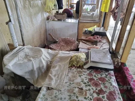 Kürdəmirdə bazarda sanitar qaydaların kobud şəkildə pozulması aşkarlanıb