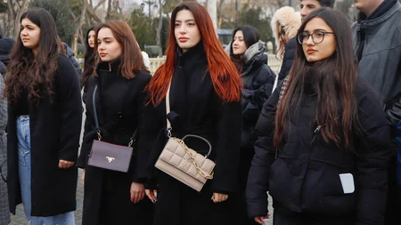 Azərbaycan könüllülərinin iştirakı ilə “Xocalı 33 il” fləşmobu keçirilib