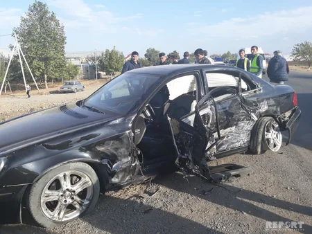 На дороге Баку-Газах произошло ДТП, есть пострадавшие