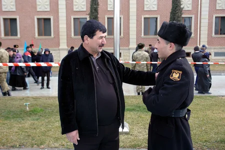 Hərbi hissə və birləşmələrdə gənc əsgərlərin andiçmə mərasimi keçirilib
