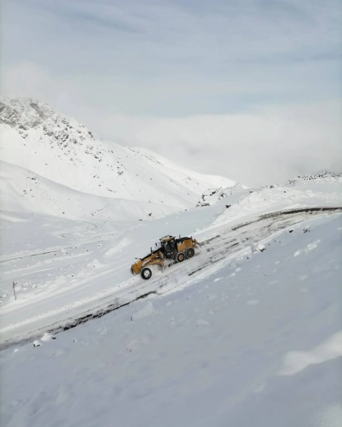 AAYDA: Ömər aşırımında yollar qardan təmizlənir