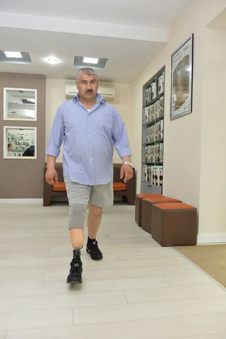 Aprel döyüşlərində yaralanmış əsgər və zabitlər Mehriban Əliyevanın təşəbbüsü ilə protezlərlə təmin edilib - VİDEO