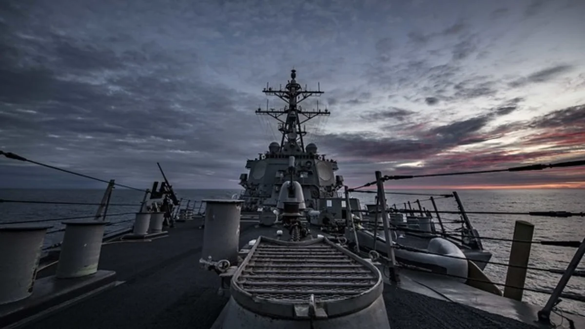 Эсминец ВМС США вошел в Черное море