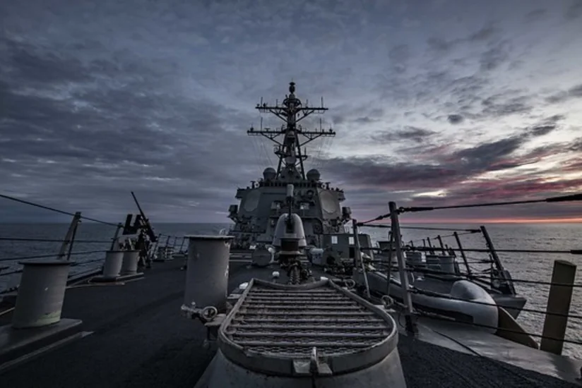 Эсминец ВМС США вошел в Черное море