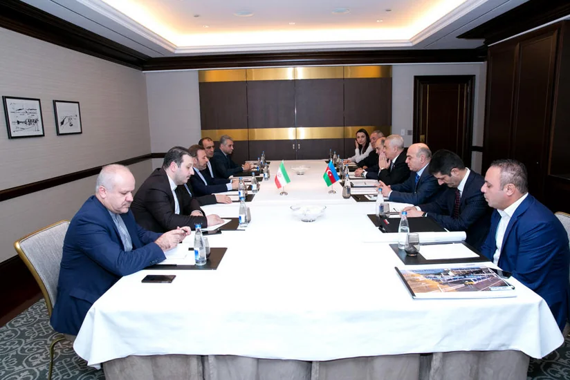 Azərbaycan və İran dəmir yolları arasında əlaqələrin davamlı inkişafı müzakirə olunub