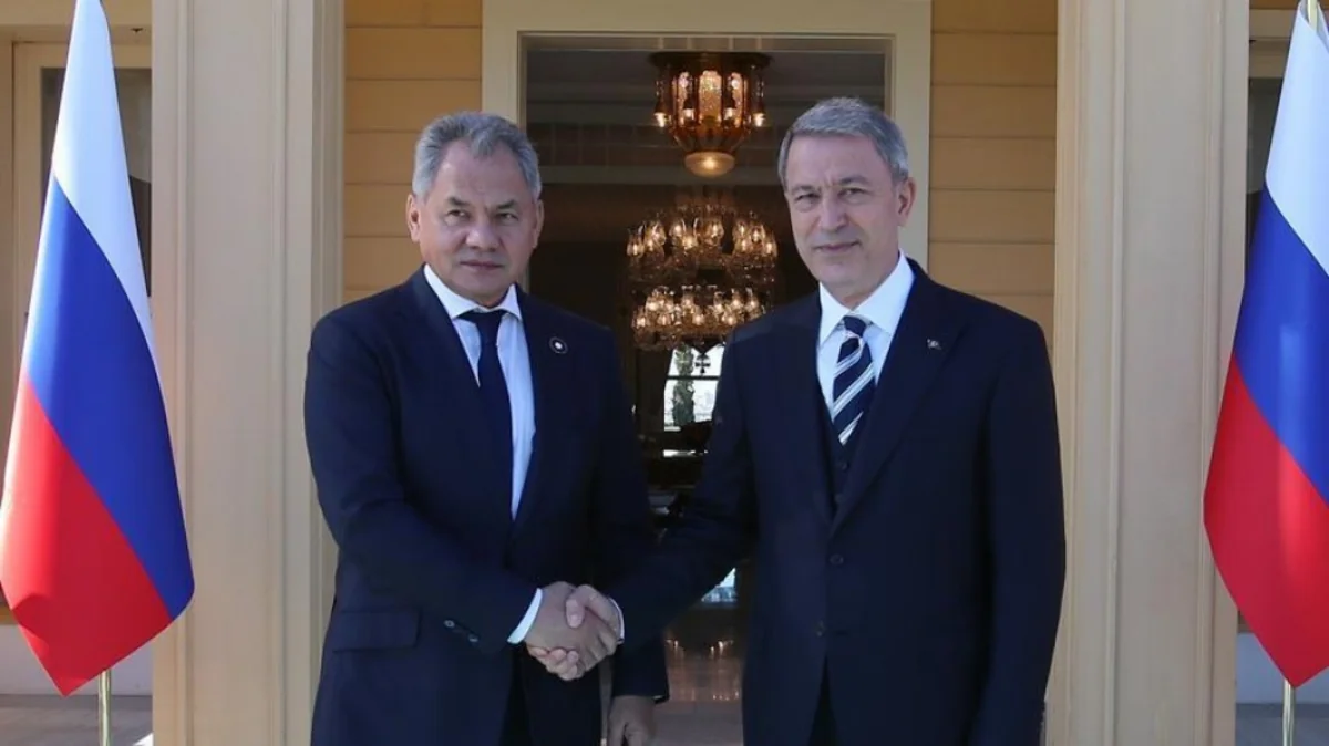 Russian, Turkish defense ministers discuss situation in Ukraine