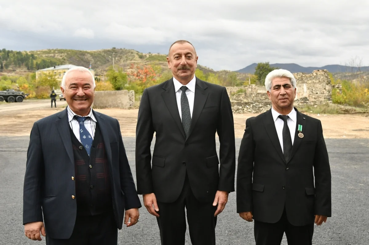 Prezident İlham Əliyev və Mehriban Əliyeva Şəhriyar Məmmədyarovun atası ilə görüşüblər