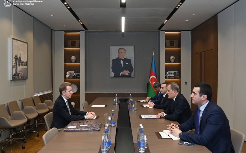 Ceyhun Bayramov diplomatik fəaliyyəti başa çatan Əlcəzair səfiri ilə görüşüb