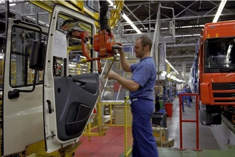 Azərbaycanda yük avtomobillərinin istehsalı 42 %-dən çox artıb