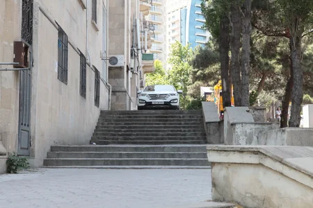 DİN avtomobilləri piyada səkilərində saxlayan sürücülərə müraciət edib