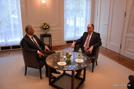 Azerbaijan and Switzerland ink deal on return of persons residing without permit