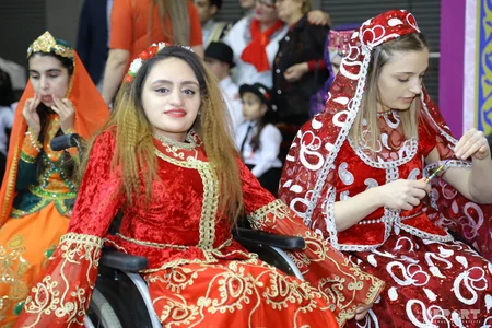 Sağlamlıq imkanları məhdud uşaq və gənclərin əl işlərindən ibarət sərgi və konsert proqramı təşkil olunub
