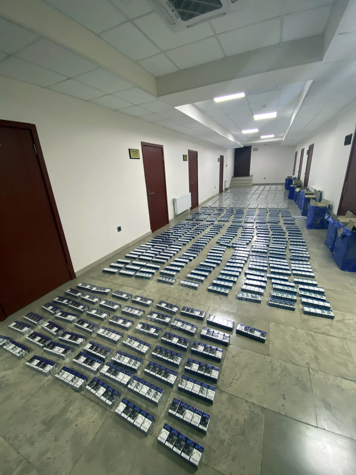Külli miqdarda aksiz markası olmayan siqaret aşkar edilib