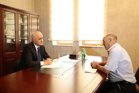 İqtisadiyyat nazirinin qəbuluna gələn sahibkarlar ondan müalicə-kurort fəaliyyəti üçün lisenziya istəyib