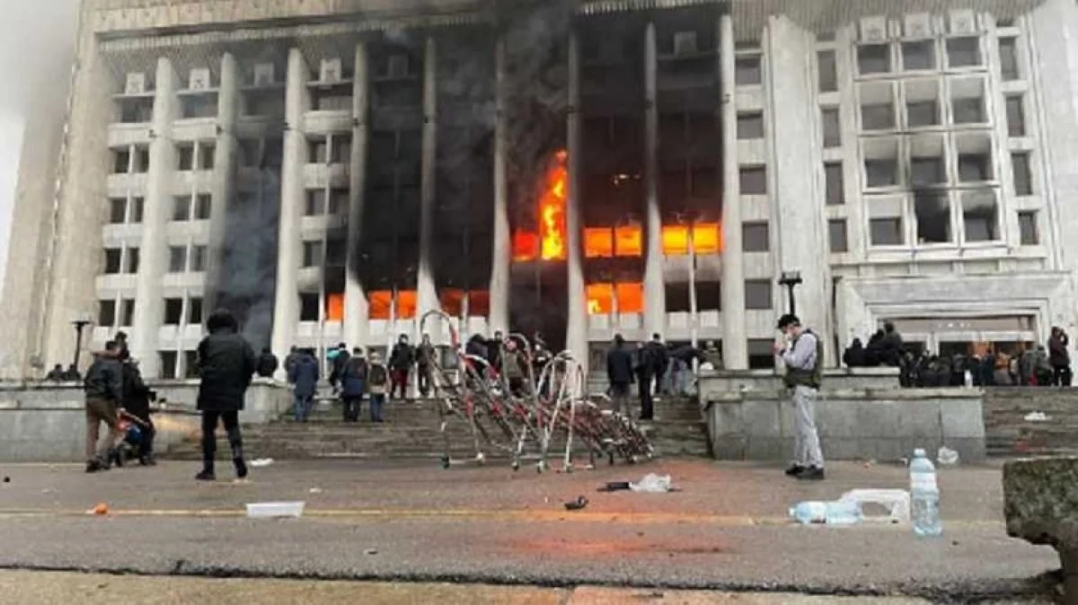 Almatıda iğtişaşlarda ən çox zədələnmiş binalar dövlət hesabına bərpa olunacaq