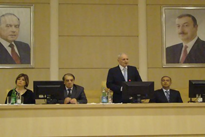 Oqtay Şirəliyev: Tibb müəssisələri əhalinin müraciət və xahişlərinə diqqətlə yanaşmalıdır