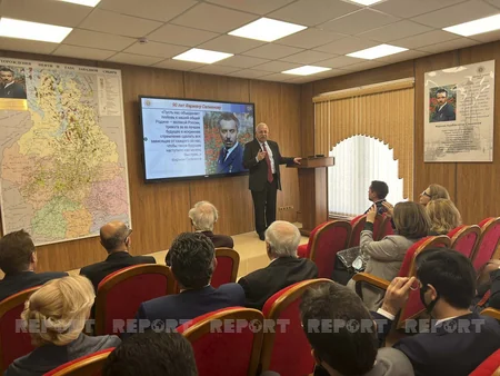 Moskvada Fərman Salmanovun büstünün və auditoriyasının açılışı olub
