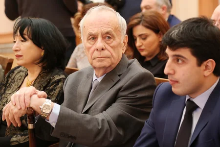 Fəxri adlar alan mədəniyyət və incəsənət xadimlərinə mükafatları təqdim edilib