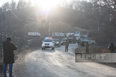 Another 3 vehicles of Russian peacekeepers pass through Khankandi-Lachin road freely - UPDATED
