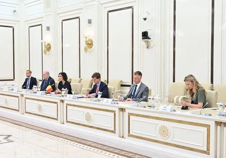 Sahibə Qafarova Belçikanın XİN başçısını qəbul edib