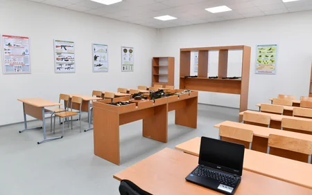 İlham Əliyev Sarayda yeni inşa edilən məktəbdə yaradılan şəraitlə tanış olub