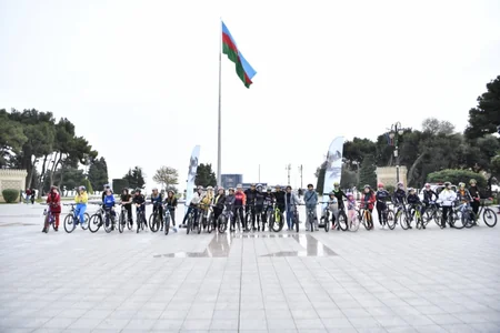 Bakıda Qadınlara və qızlara qarşı zorakılığa son! şüarı altında veloyürüş keçirilib - YENİLƏNİB