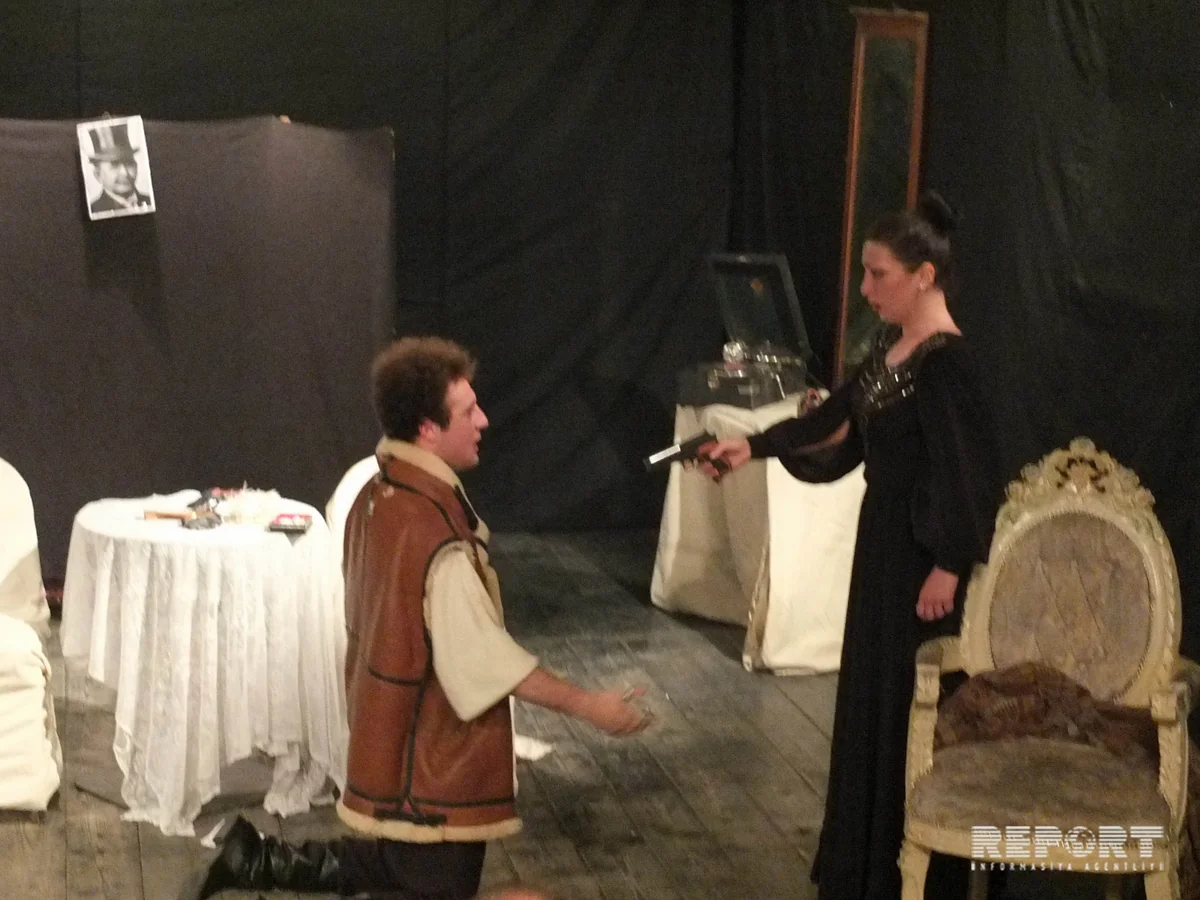 Tbilisidəki Azərbaycan Dövlət Dram Teatrında A.Çexovun “Ayı” əsəri tamaşaya qoyulub - FOTO