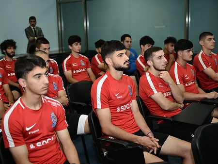 AFFA rəhbərliyi İslamiadaya yollanacaq Azərbaycan millisi ilə görüşüb