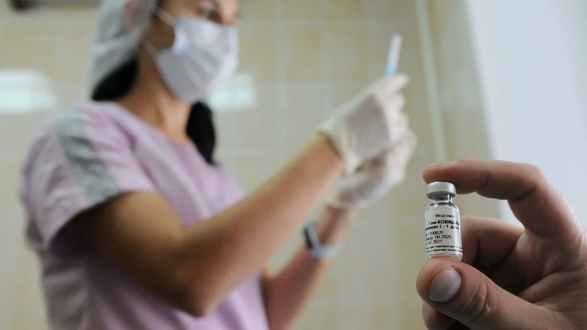 В Украине введут обязательную вакцинацию от COVID-19