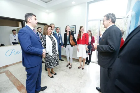 İsveçrə Kantonlar Şurasının sədri Qadın Resurs Mərkəzində olub