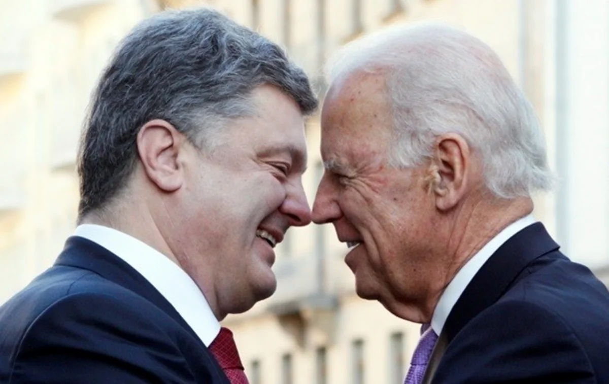 Байден просил Порошенко уволить генерального прокурора