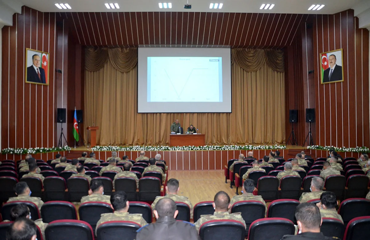 Bölmə komandirlərinin müavinləri ilə toplantı keçirilib