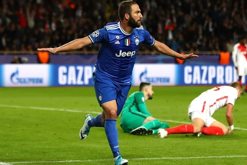 Bu gün futbol üzrə Çempionlar Liqasında ilk finalçı müəyyənləşəcək