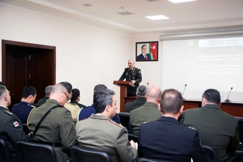 Müdafiə Nazirliyi xarici dövlətlərin hərbi attaşeləri və beynəlxalq təşkilatların nümayəndələri üçün brifinq təşkil edib