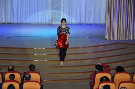 Özbəkistanda Azərbaycan milli geyimlərinin moda sərgisi keçirilib