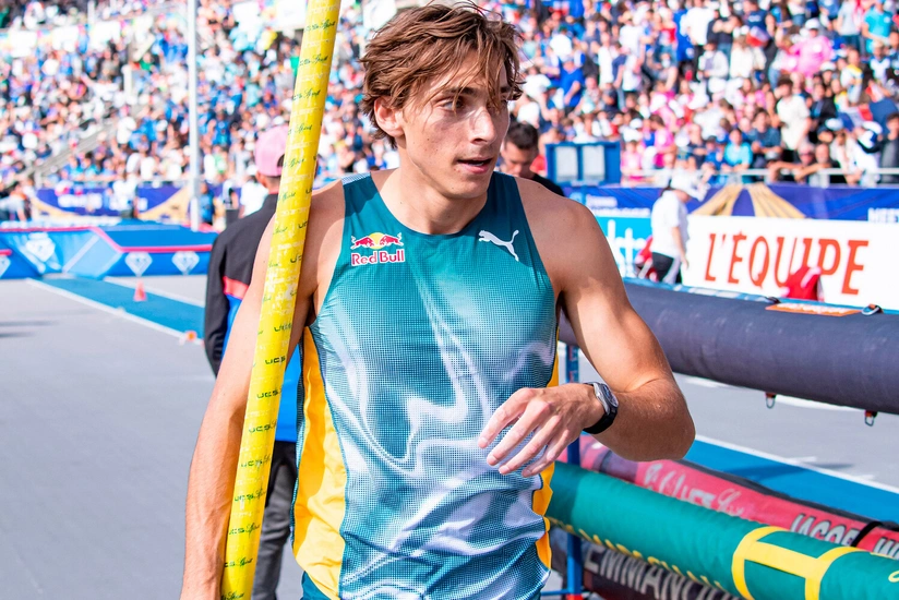 Dünya rekordçusu Olimpiya kəndində yaşamaqdan imtina edib