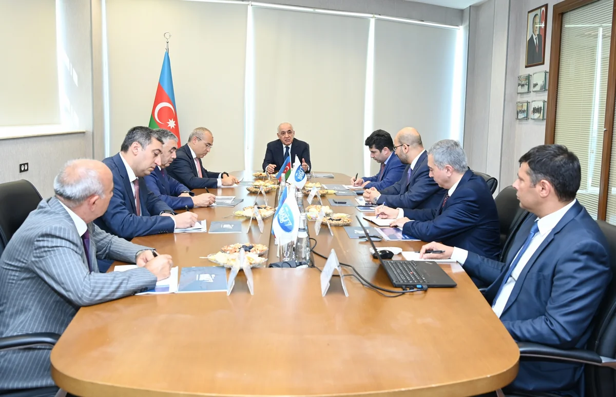 Baş nazir Bakı Gəmiqayırma Zavodunda olub, müşavirə keçirilib