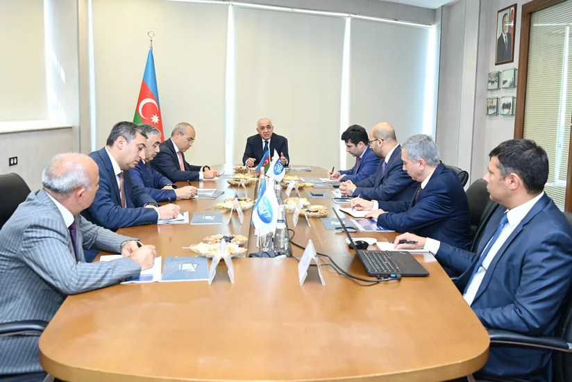 Baş nazir Bakı Gəmiqayırma Zavodunda olub, müşavirə keçirilib
