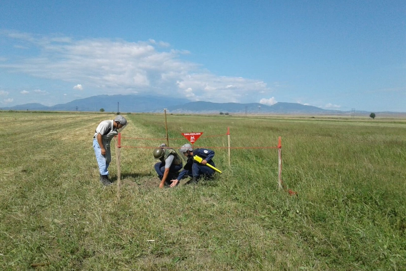 Füzulidə 1 qrad raketi və 1 ədəd top mərmisi aşkar edilib