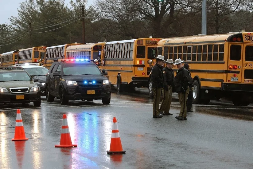 В США при стрельбе в школе тяжелое ранение получил ребенок