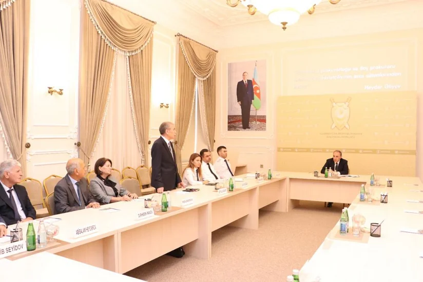 Kamran Əliyev şəhid olan prokurorluq əməkdaşlarının ailə üzvləri ilə görüşüb