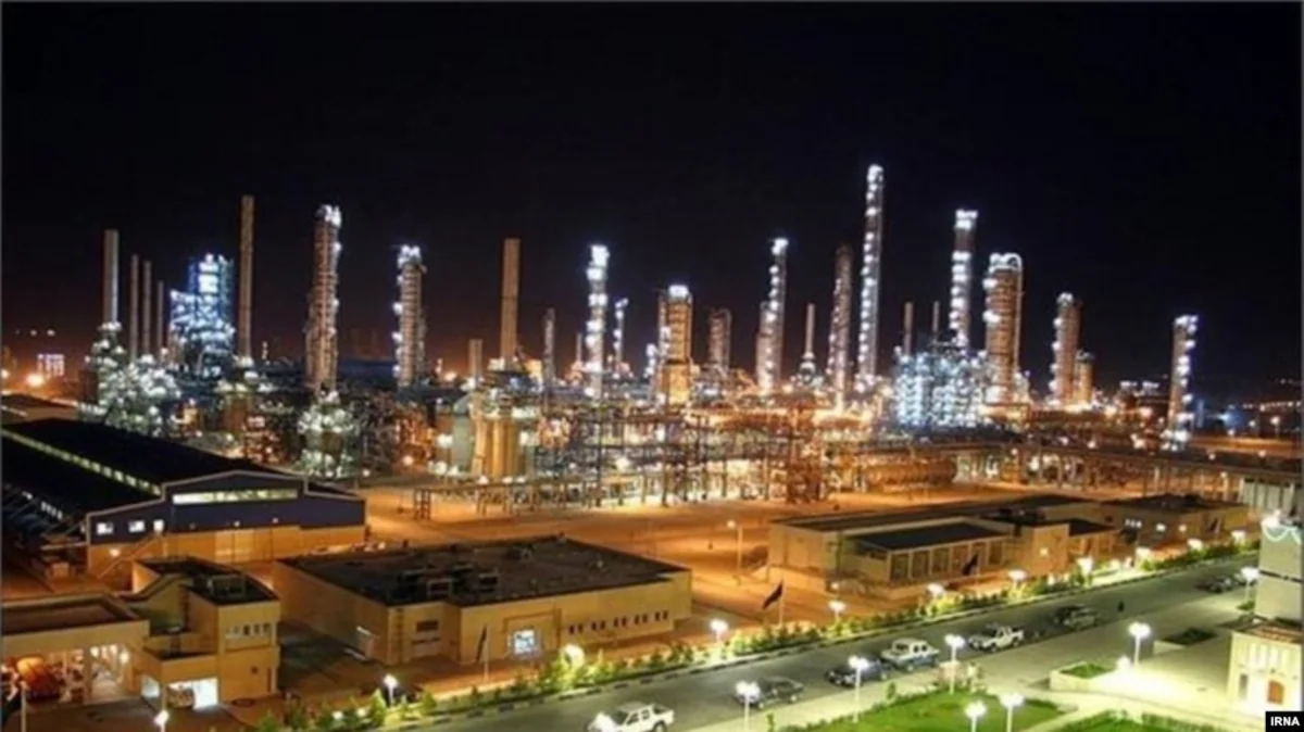Oil workers in Iran warn government about going on strike