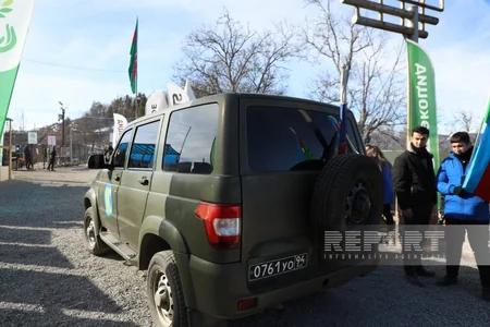 Total of 30 vehicles of peacekeepers move freely through Khankandi-Lachin road